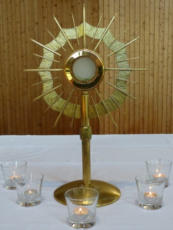 Eucharistische Anbetung 