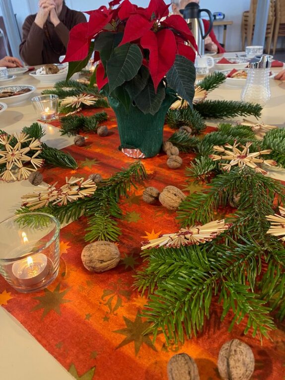 Adventsfeier Seniorenkreis und Treff der Frau
